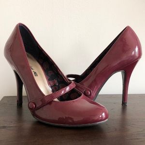 Sassy maroon American Eagle heels